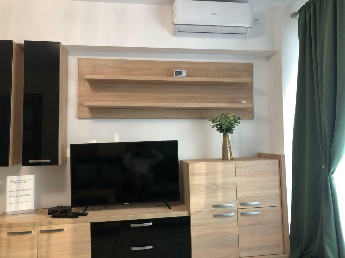 Апартаменты Apartament Piata 1 Decembrie 1918 Решица Экстерьер фото