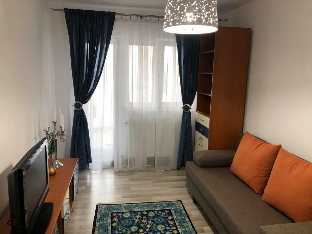 Апартаменты Apartament Piata 1 Decembrie 1918 Решица Экстерьер фото