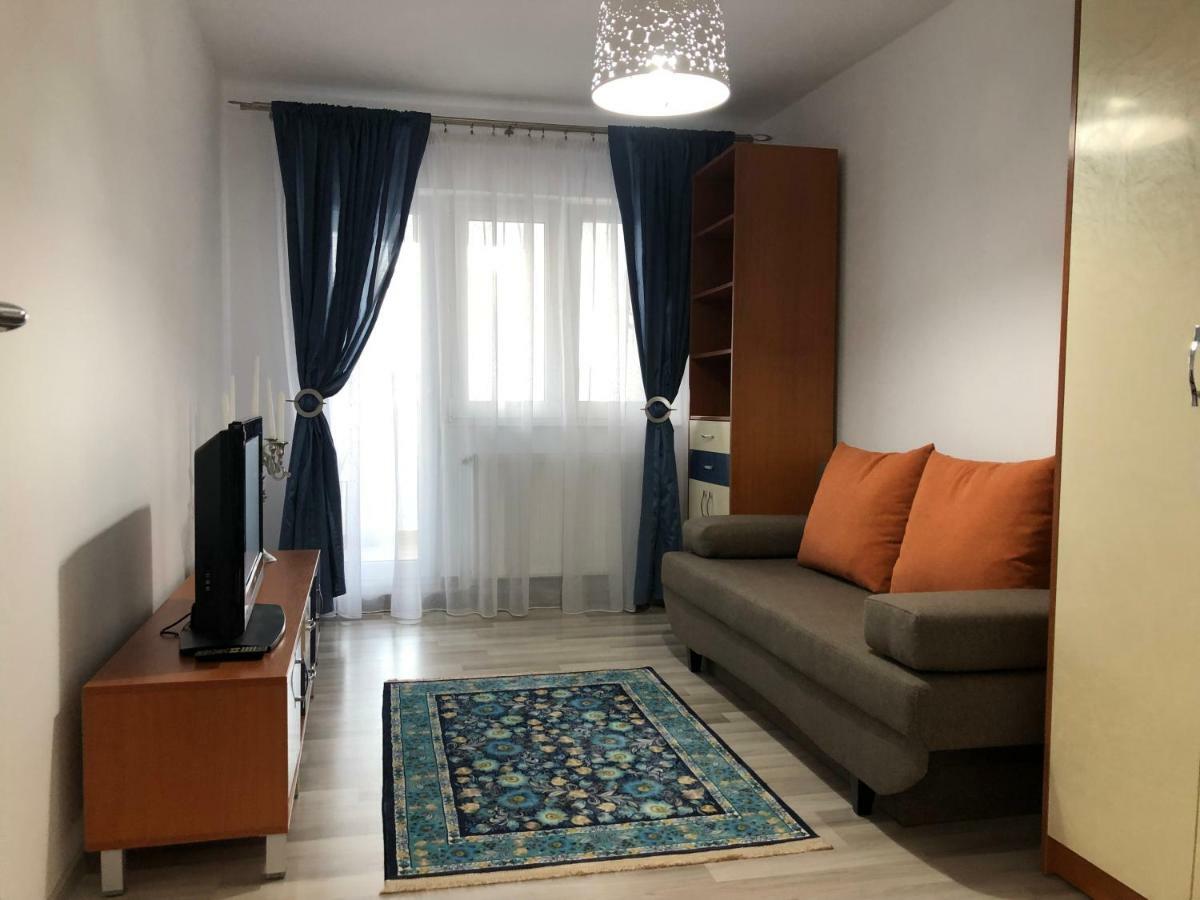 Апартаменты Apartament Piata 1 Decembrie 1918 Решица Экстерьер фото